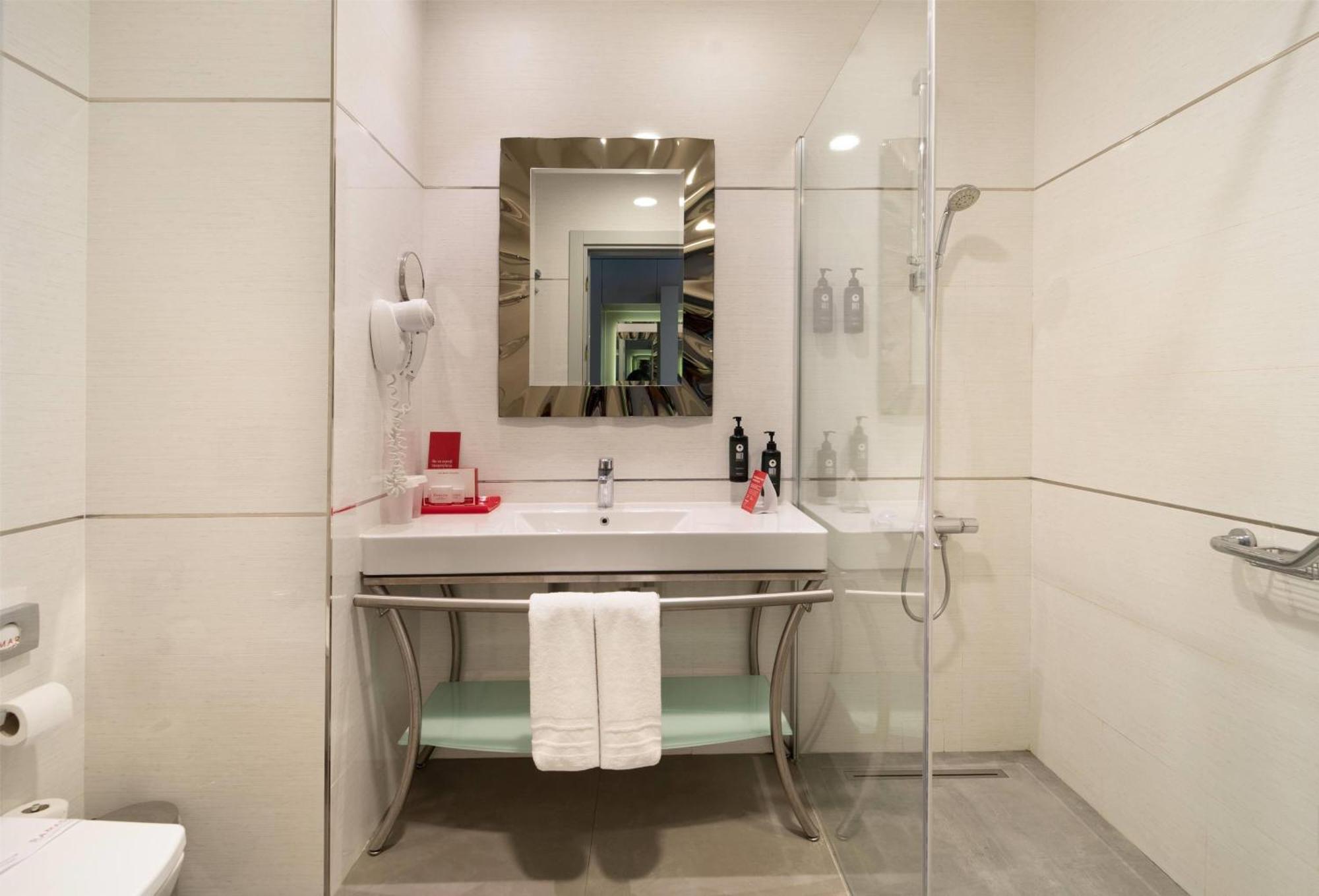 Ramada Plaza By Wyndham Atakoy Hotel